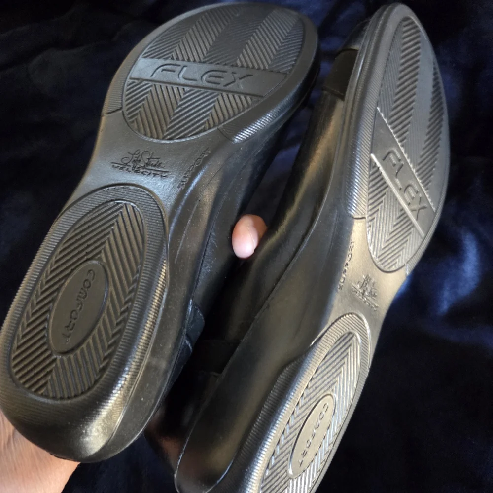 Life's stride velocity made with memory foam Elegant Black Women's Flats
